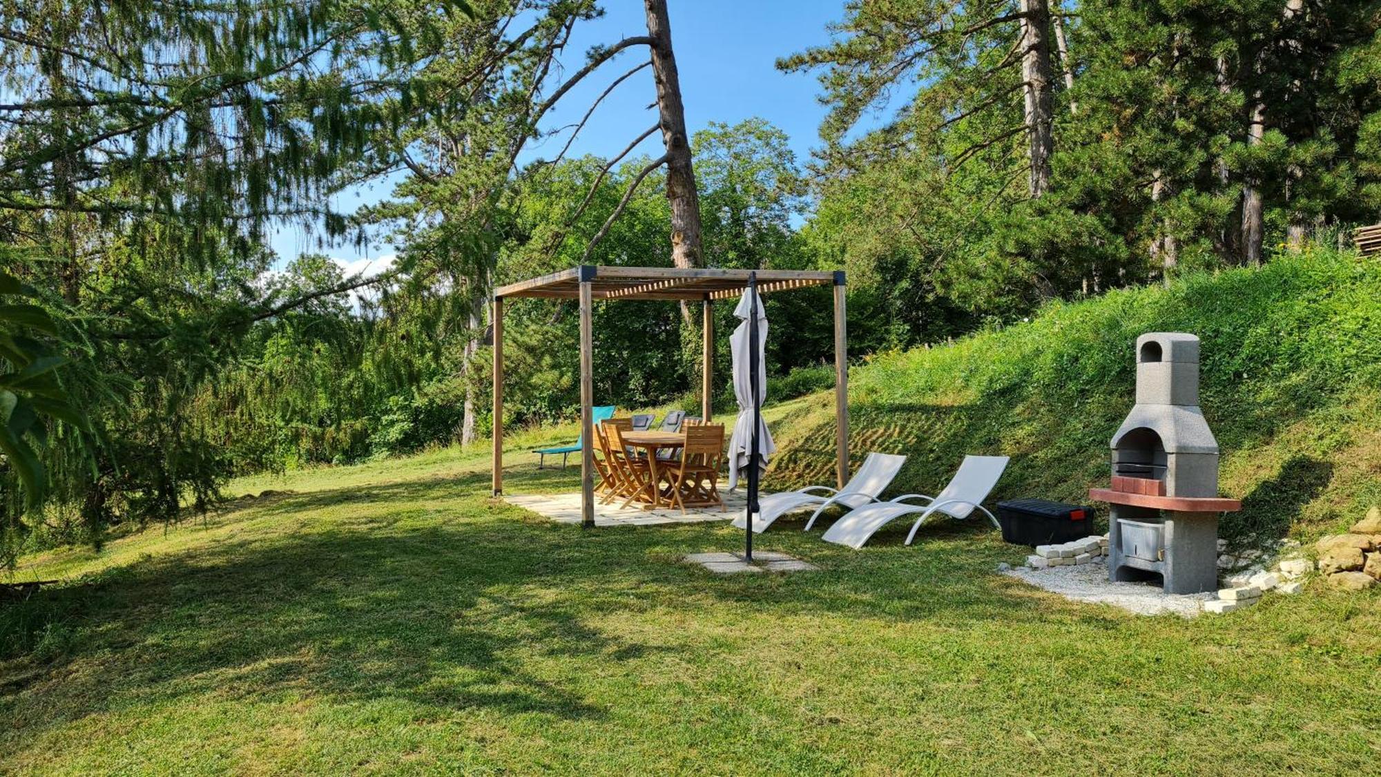 Gite 2 Du Chateau De Feschaux Villeneuve-sous-Pymont エクステリア 写真